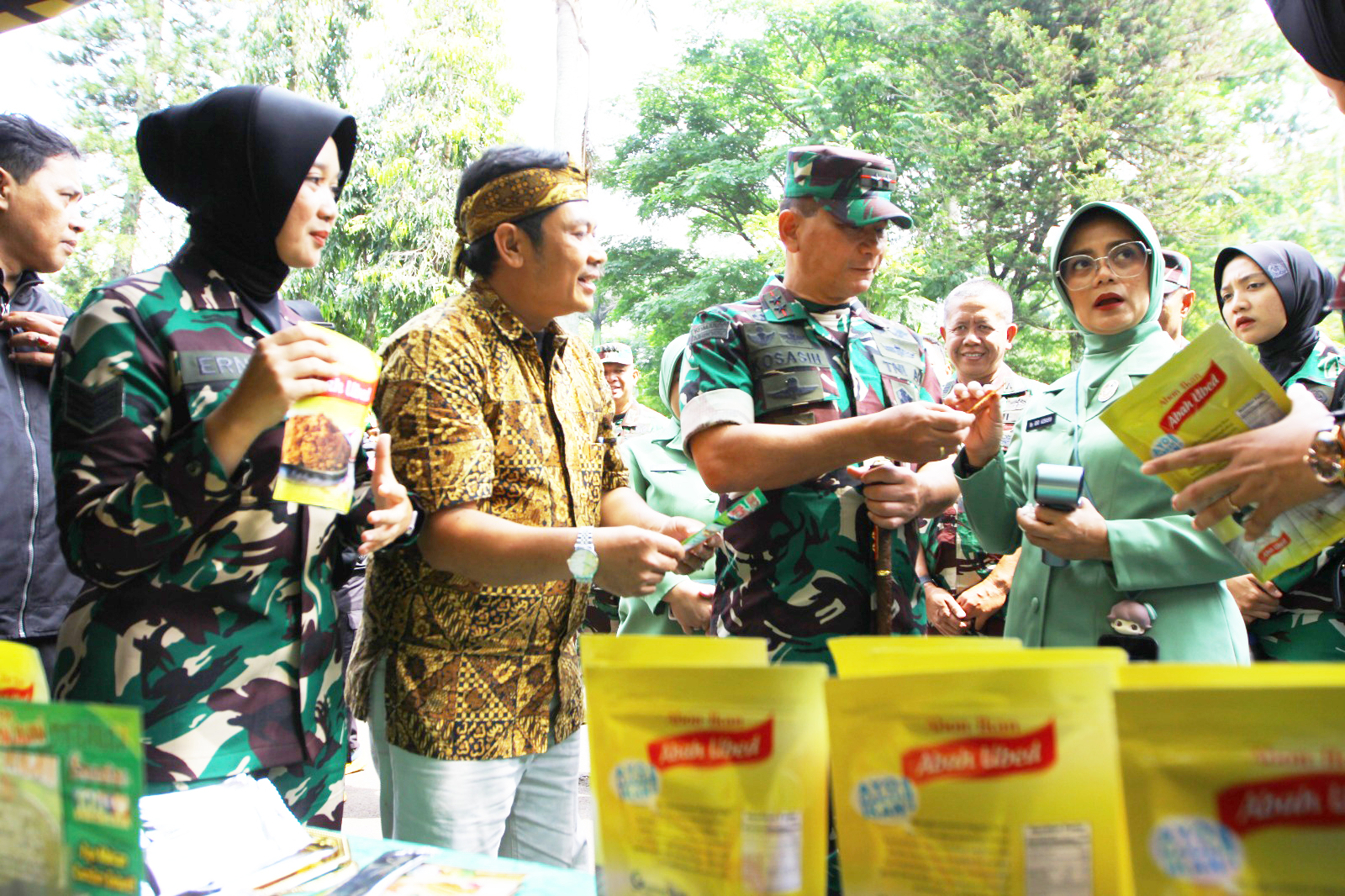 Kodam III/Siliwangi Gelar Gerakan Pangan Murah Peringati HUT ke-80 TNI