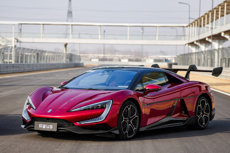 Arsitektur Kendaraan Listrik BYD dalam Menembus Batas Mobilitas Masa Depan: Integrasi Kecerdasan Teknologi, Performa, dan Kendali