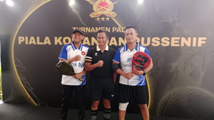 Bank bjb Suport Jurnalis Bela Negara Tampil di Turnamen Padel Piala Danpussenif