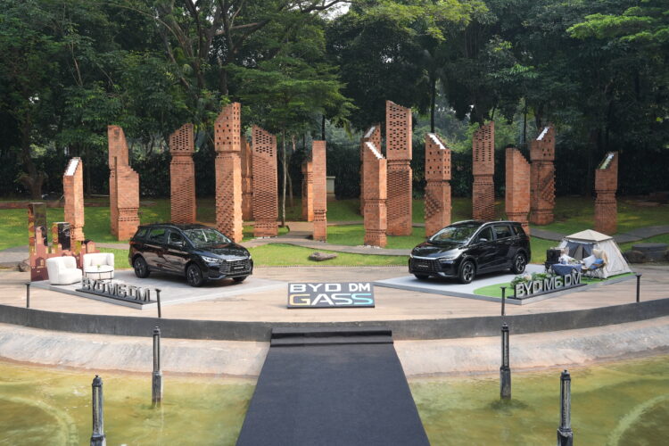 BYD M6 DM Resmi Diluncurkan, Harga Mulai Rp. 298 Juta Jawab Kebutuhan Mobilitas Efisien di Tengah Kenaikan BBM