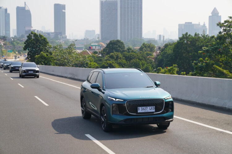 Menempuh Jarak Lebih Jauh dengan Efisiensi Optimal, LEPAS L8 PHEV Hadir untuk Mobilitas Harian hingga Perjalanan Jauh