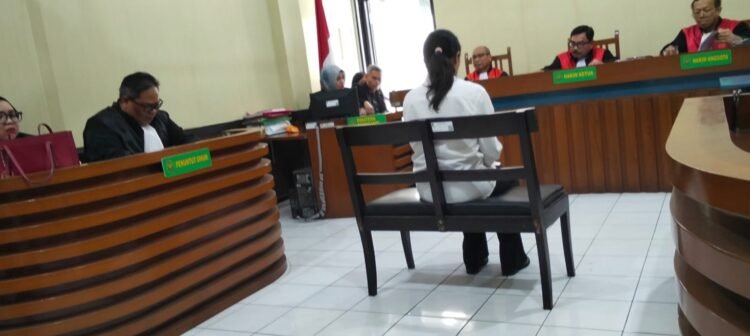 JPU Tuntut Pegiat Lingkungan Fei Febrianti SR 3 Tahun Penjara